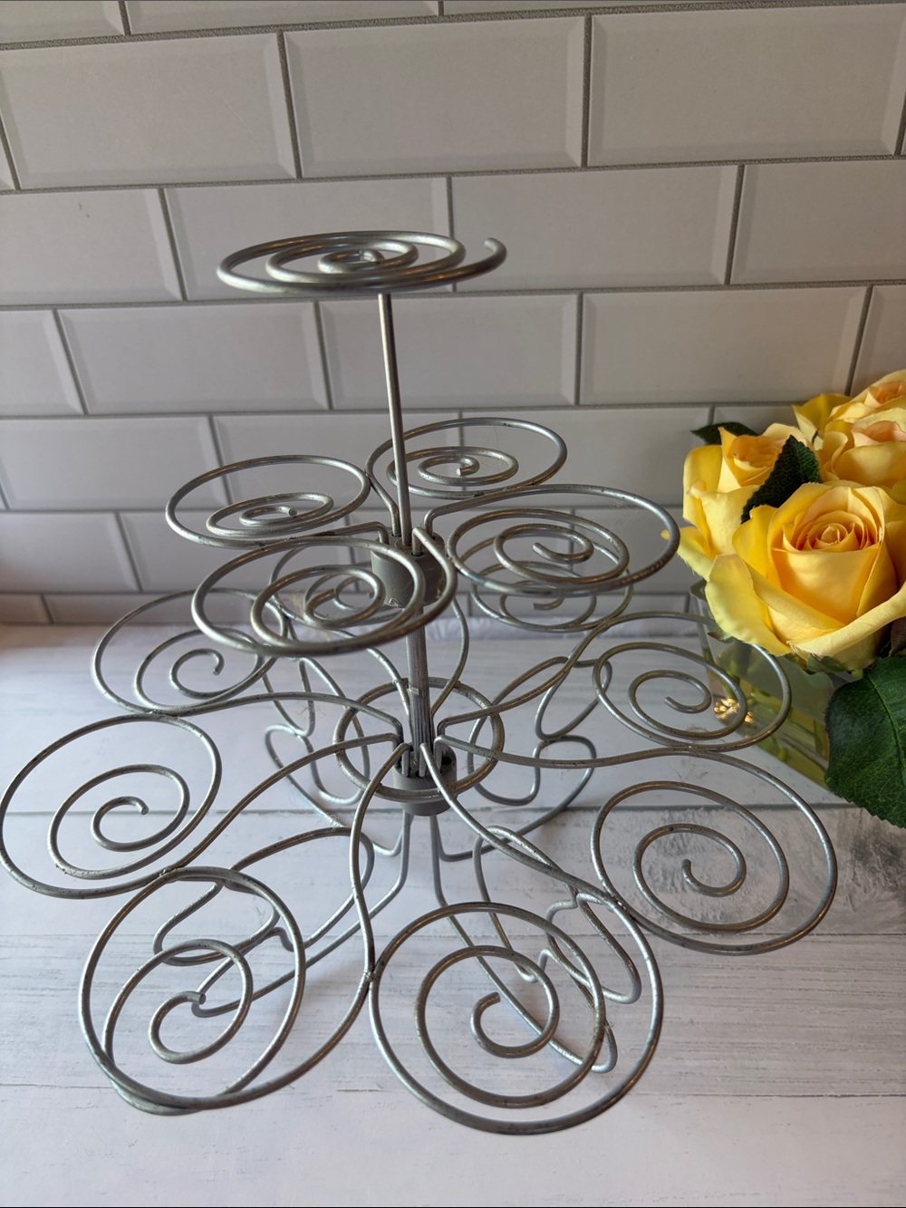 Metal Spiral Cupcake Stand - Silver